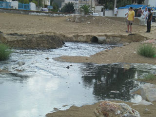 مدينة حمام الأنف : من جنّة لطيب العيش إلى جحيم من الفوضى وتجاوز القانون وسلبيّة السلطة وتواطؤ بعضها  